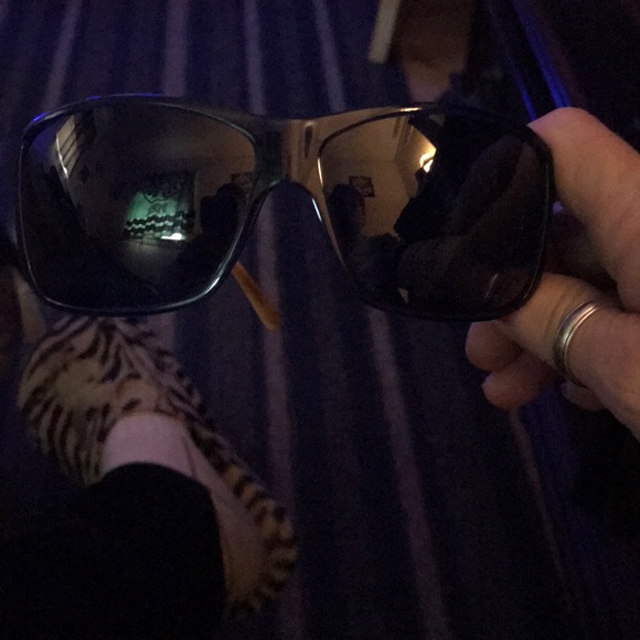 Brand new sunglasses - Picture 4 of 7